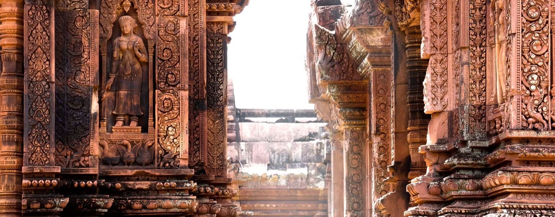 Éclats de soie et lumières d’Angkor
